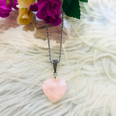 Collar Corazón Grande de Cuarzo Rosa