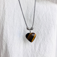 Collar Corazón Mediano de Ojo de Tigre