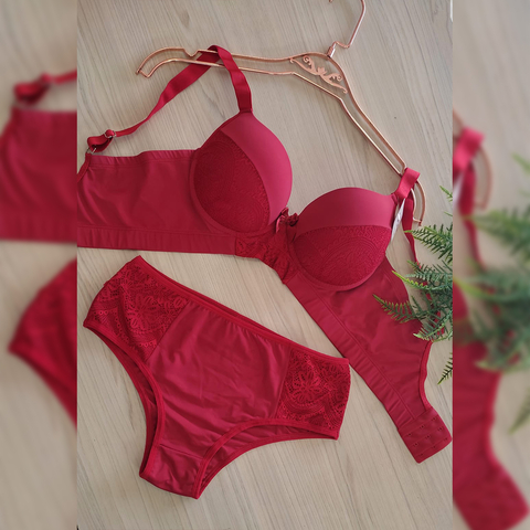 Conjunto Plus com Renda Calcinha Tradicional - AP25 Vermelho
