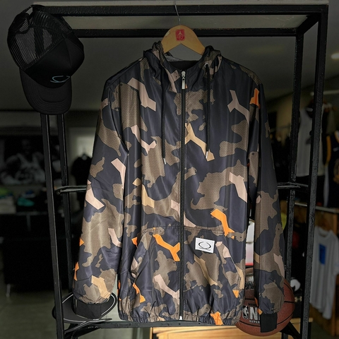 CAMPERA ROMPEVIENTO CAMUFLADA - comprar online