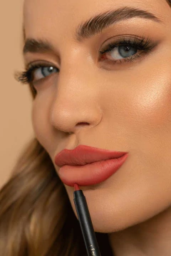 Imagem do LÁPIS PARA LÁBIOS - LFPRO