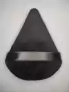 ESPONJA TRIANGULAR DE VELUDO PRETA