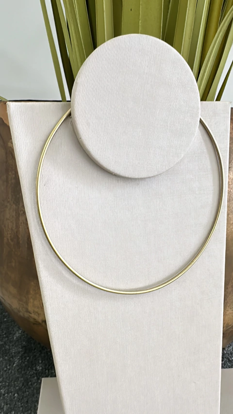 Colar Ava curvo - comprar online