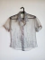 Camisa Benetton gris transparente, talle S