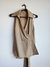 Camisa beige cruzada con cinto, talle S