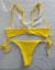 Bikini amarilla con nudo, talle S