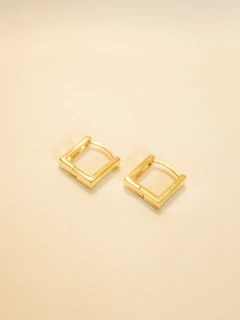 ARGOLA QUADRADA OURO18K