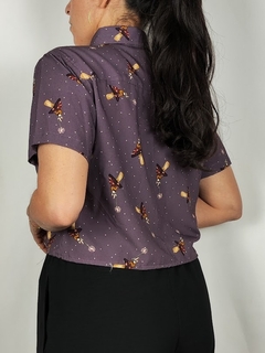 Camisa cropped Amanita - comprar online