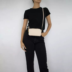 Câmera Bag Classe Couro Alícia 2895 Creme Liso - comprar online