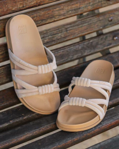 Slide Zaxy Pose Bege Claro - comprar online
