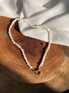 Gargantilha com Pérolas de Agua Doce folheada a ouro - Sementes de Gaia