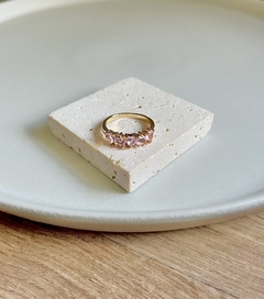 Anel Riviera Zirconia Quartzo Rosa folheado a ouro - comprar online