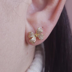 Brinco laço com detalhes dourado - comprar online