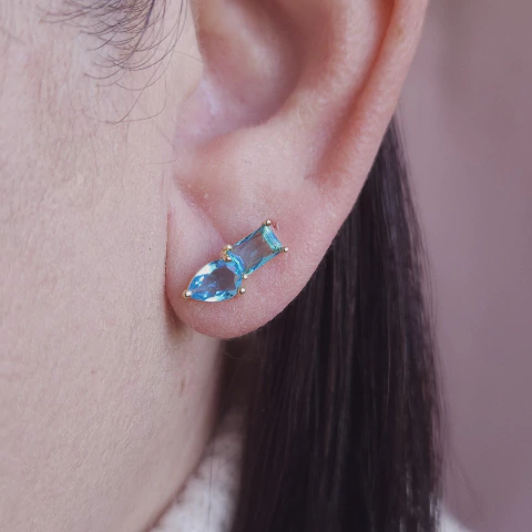 Brinco geométrico pedra turmalina banho ouro hipoalergênico Cód: B111 - comprar online