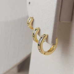 Trio de argolinhas cravejadas com zircônias coloridas banho ouro Cód: K134 - Passion