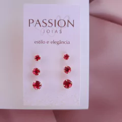 Kit trio de brincos círculo pedra rubi Cód: R604Z - Passion