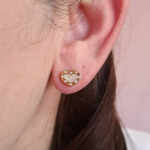 Brinco coração cravejado Cód: B133