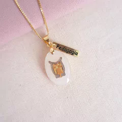 Colar pedagogia madrepérola dourado Cód: C171 na internet