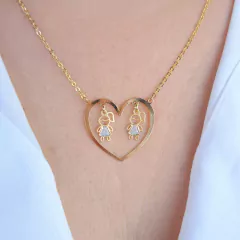 Colar filhos duas meninas coração vazado dourado Cód: P980
