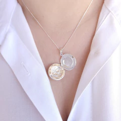 Colar relicário para fotos prata leve Cód: C138 - comprar online