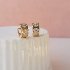 Brinco argola cravejada em coração dourado Cód: R913Z - comprar online