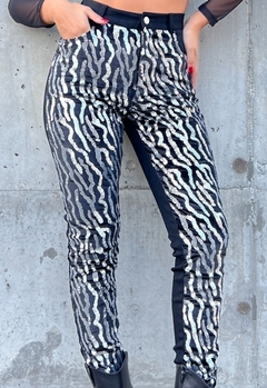 Pantalon Venus terciopelo bordado frente de paillette - comprar online