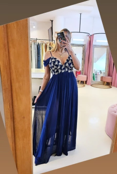 Vestido Zen con manguitas caidas bordado en bustier