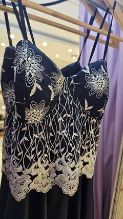 Vestido Romantik busto de Broderie bordado y falda evasé de seda - comprar online