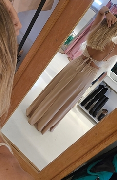 Vestido Victory bustier de encaje y falda de satén