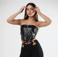 Corsette Lara con cierres en internet