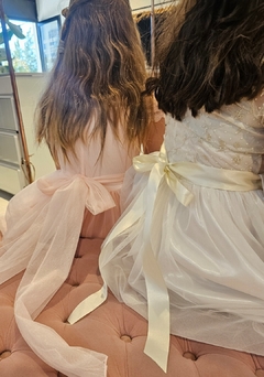 Vestido Sara encaje, falda de organza y lazo - comprar online