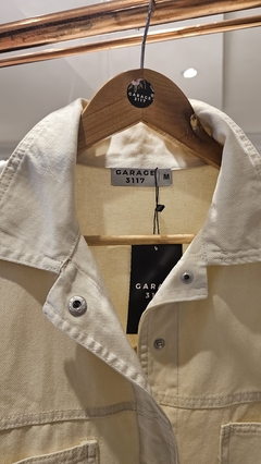 Camisaco shadow denim con bolsillos al frente over size - comprar online