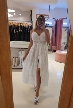 Vestido Amira broderie con botones forrados