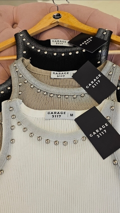 Musculosa Genov Morley importada con tachas - comprar online