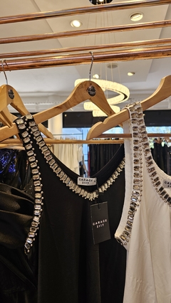 Musculosa Zamira con contorno de strass en breteles - comprar online