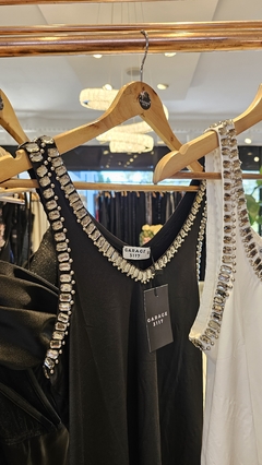 Musculosa Zamira con contorno de strass en breteles en internet
