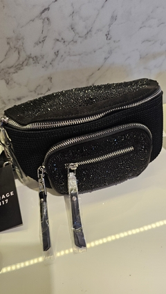 Riñonera Montiel con Strass importada en internet