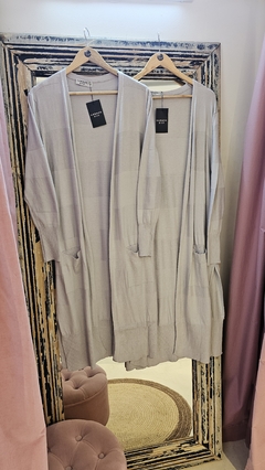 Cardigan Melani largo hilo súper suave con bolsillos y tajo