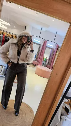 Campera Sava piel importada con bolsillos y cierre en internet
