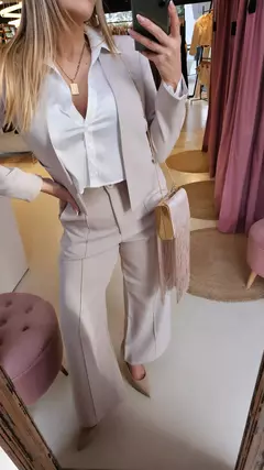 Blazer Mila corto crep sastrero - comprar online