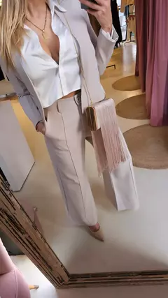 Blazer Mila corto crep sastrero en internet