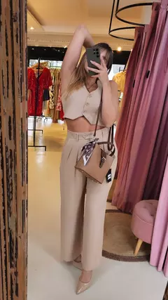 Pantalón Antonella Sastrero texturado con botón en internet