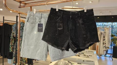 Bermuda Suni con strass