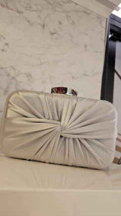 Clutch Meme satén torsado - comprar online