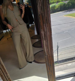 Chaleco Victory botones adelantep con lazo atrás para atar - comprar online