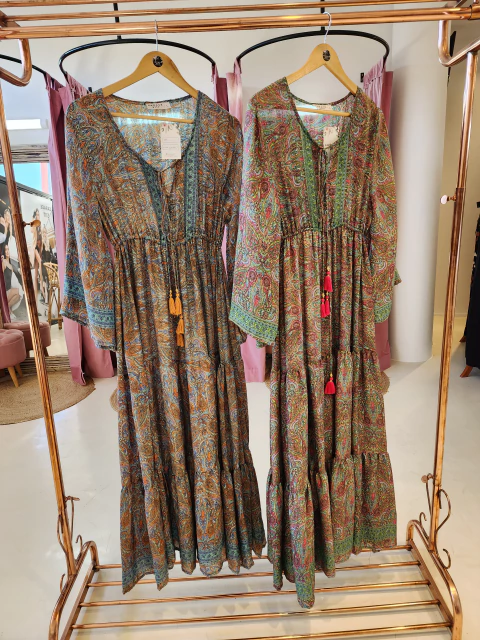 Vestido Elisa estampado importado manga larga en pico