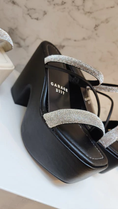 Sandalia Melap con plataforma importada en internet