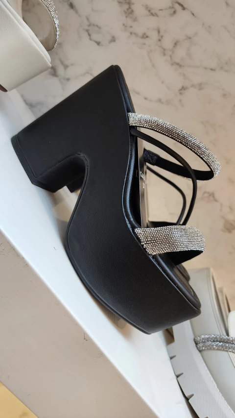 Sandalia Melap con plataforma importada - comprar online