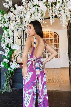 Mono Camila estampado escote con lazo y espalda baja violeta - comprar online