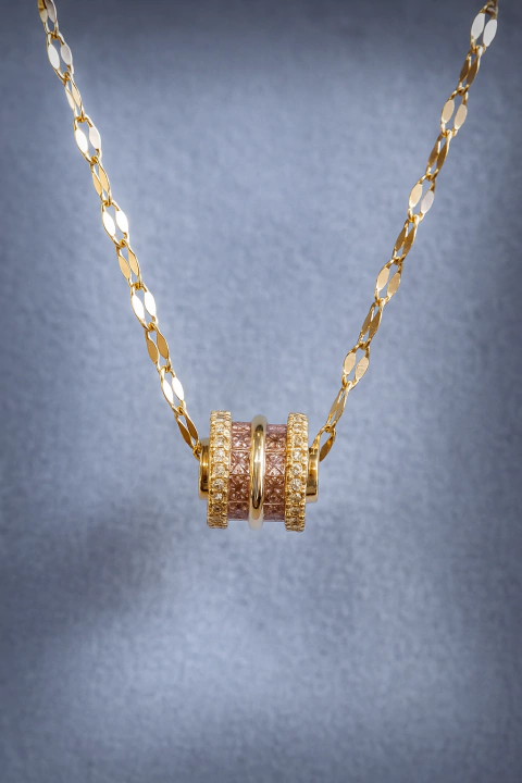 Collar Dona con Cubic en Acero Quirúrgico. Con estuche de Pana - comprar online